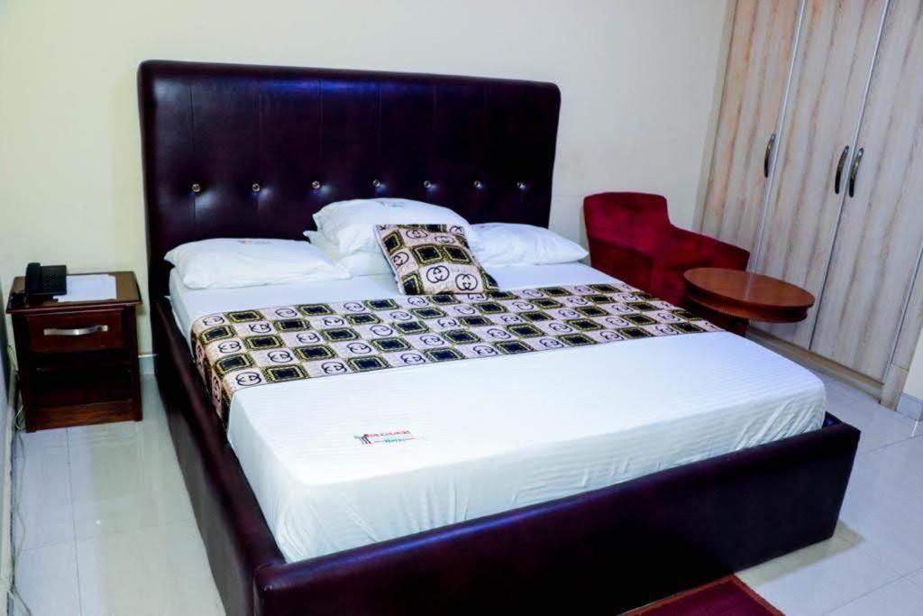 Dc Ambassadors Hotel Dawhwenya Exterior foto