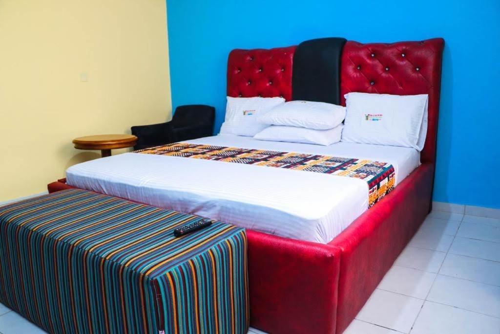 Dc Ambassadors Hotel Dawhwenya Exterior foto